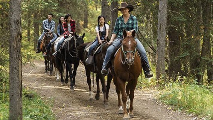 horseback riding in Kananaskis