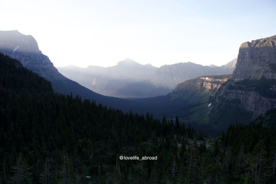 Viewpoint on the Going-to-the-Sun road near St Mary