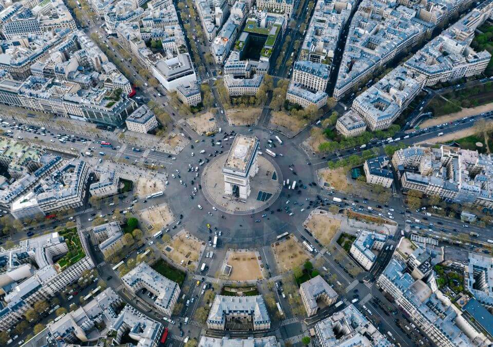 Arc de Triomphe roundabout 