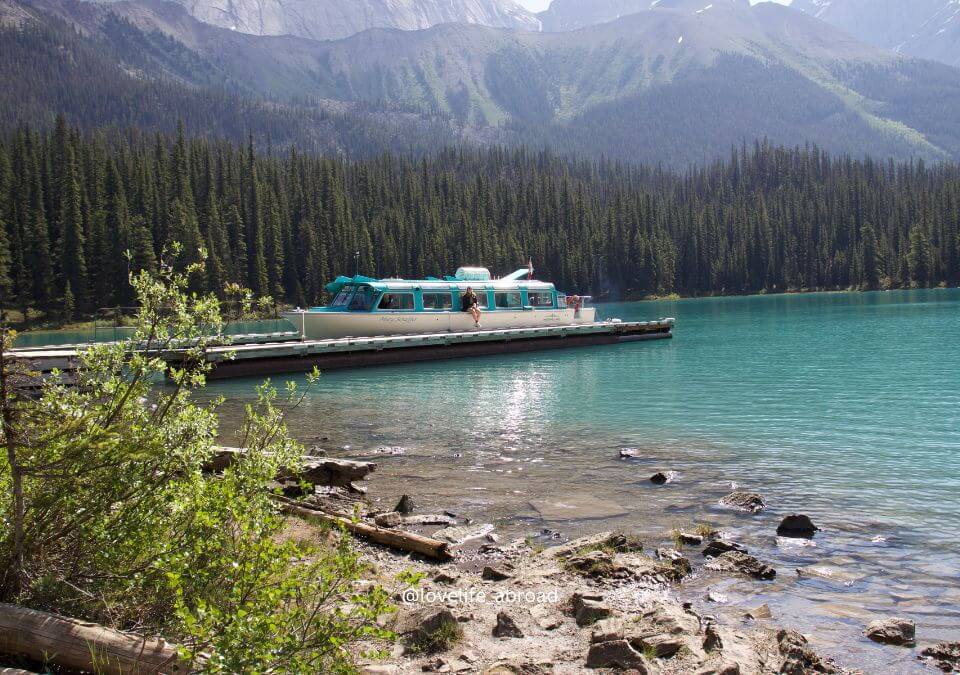 maligne lake boat tour