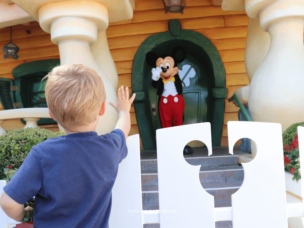 Saying HI to Mickey Mouse at Disneyland