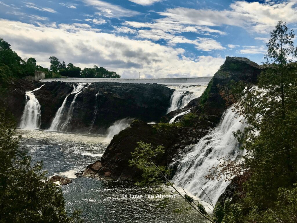 We hiked on a little hiking trail and had the amazing view of the waterfalls