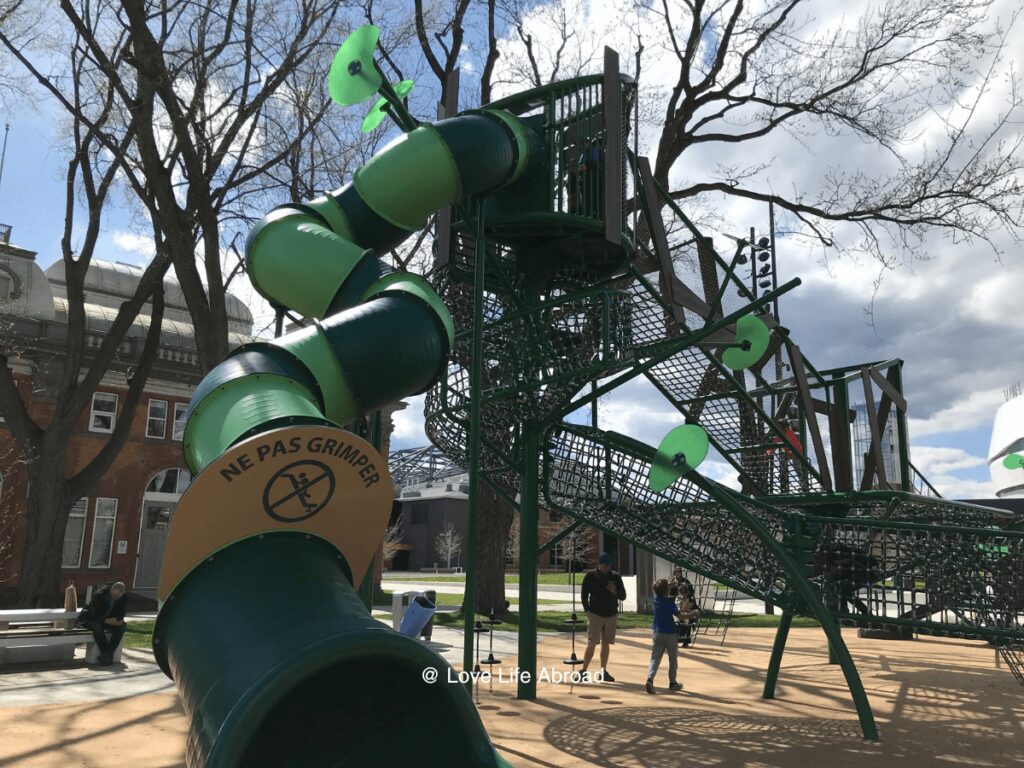 the playground outside the Grand Marché de Québec