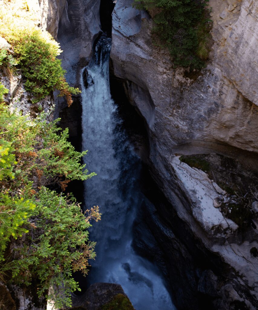 Maligne canyon hike in jasper