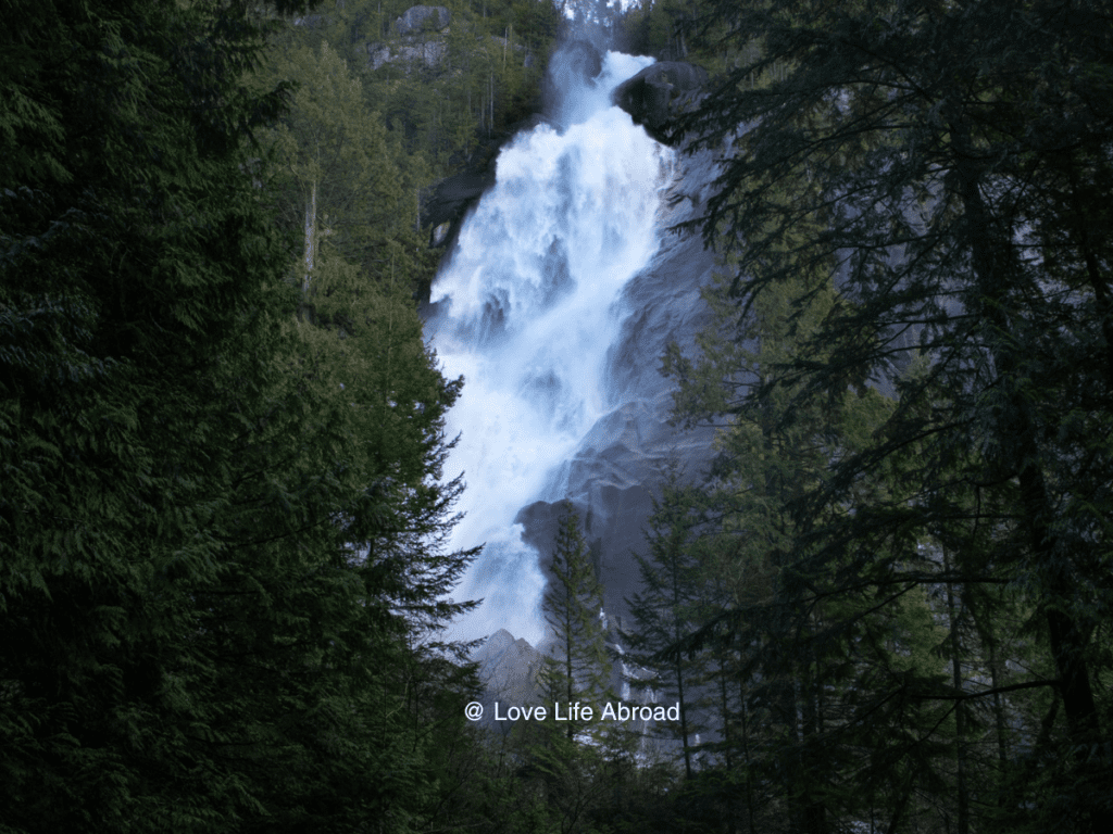 shannon falls in squamish