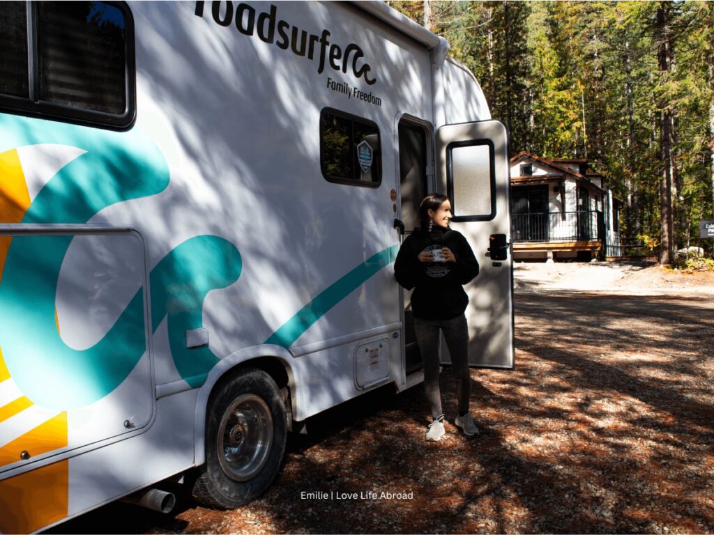 Slow morning at the campsite Enjoying my coffee in a roadsurfer mug